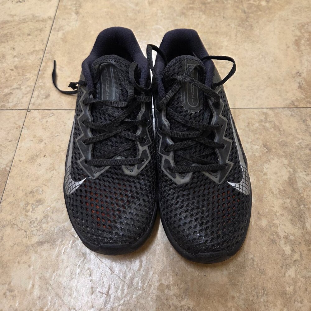 Black Nike Metcon Sneakers